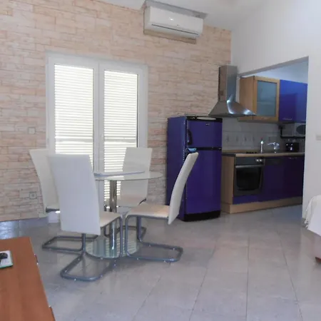 Ines 1 By Interhome * Пула