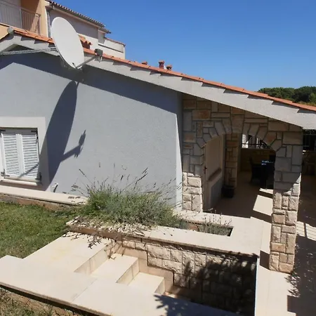 Hébergement de vacances Ines 1 By Interhome Pula